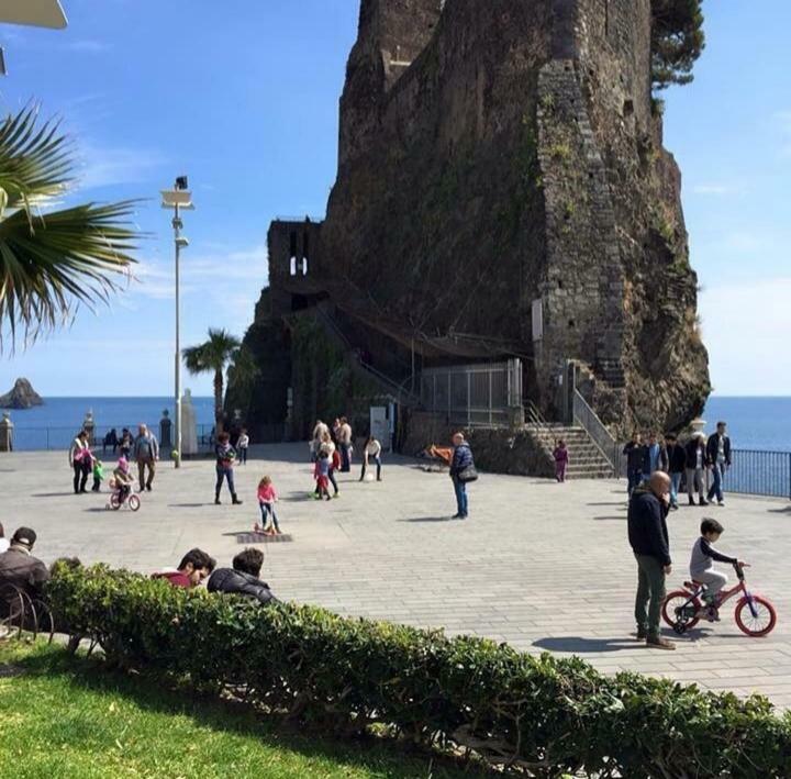 Bed & Breakfast Dietro Le Mura Aci Castello Extérieur photo